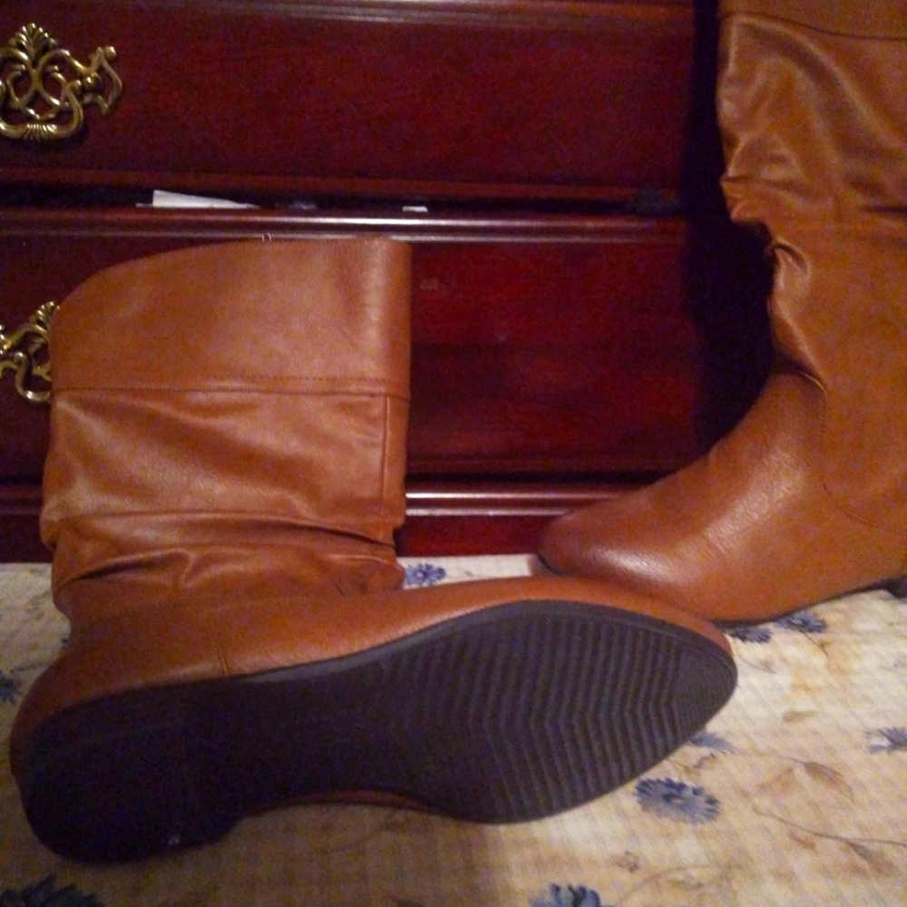 Ladies boots